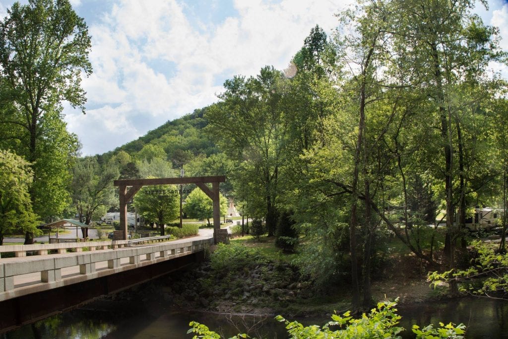 Entrance to Little Arrow Resort in Townsend, Tennessee 