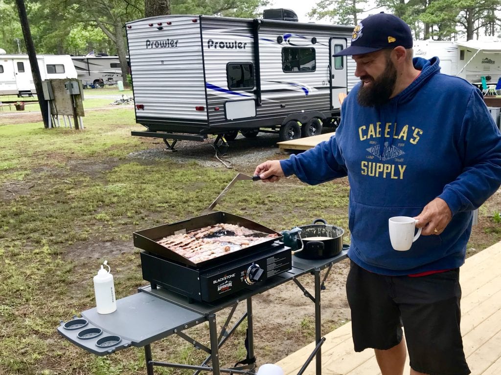 Blackstone Griddle : Great Portable Griddle For Camping 