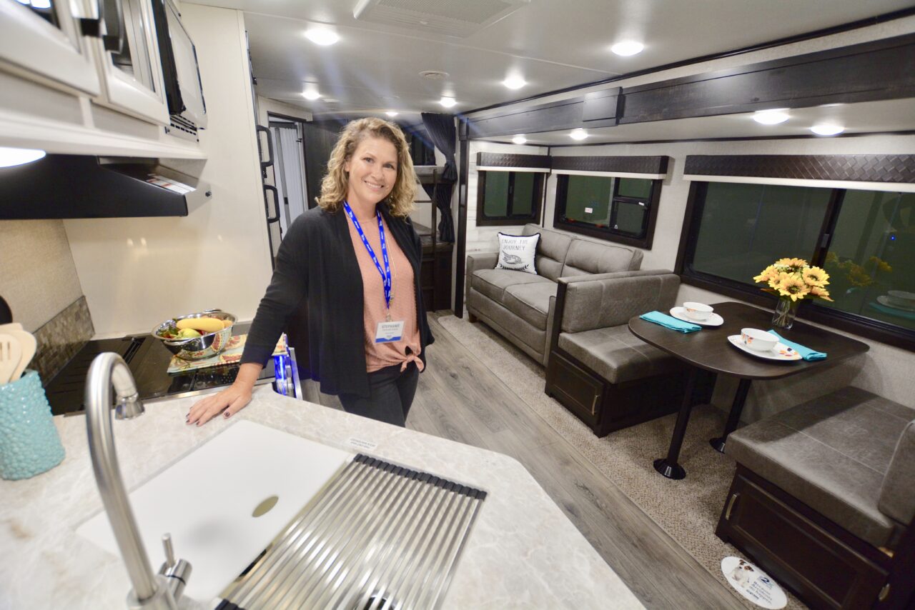 Finding the Perfect RV: 5 Questions to Ask While RV Shopping