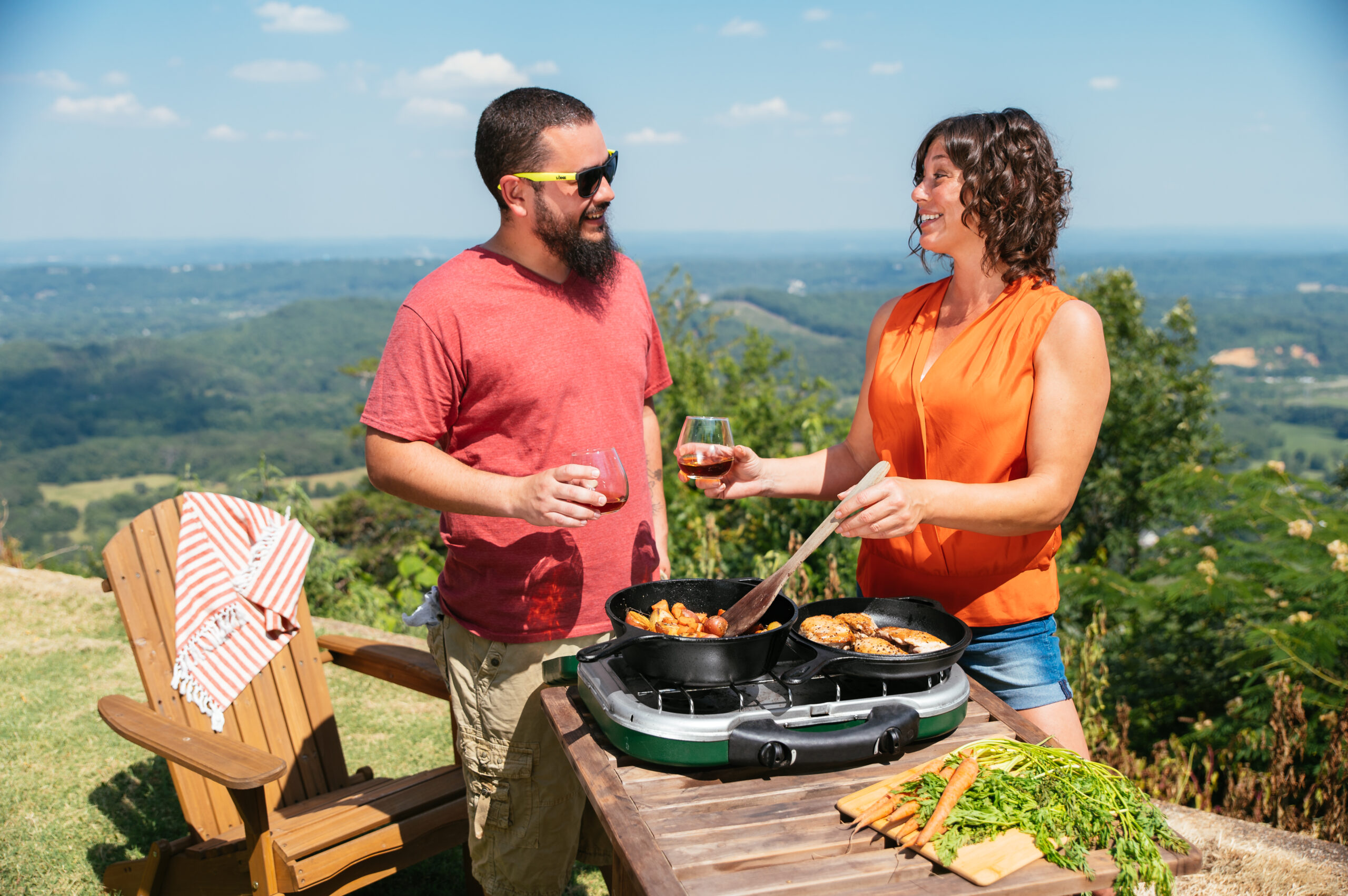 Lodge Cast Iron 12 Charcoal Camping Round Kickoff Grill 